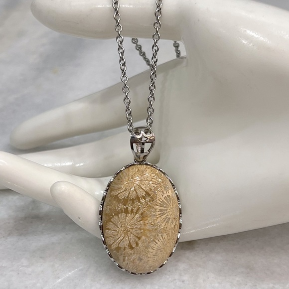 Fossil Coral Silver Pendant Necklace - Picture 7 of 10